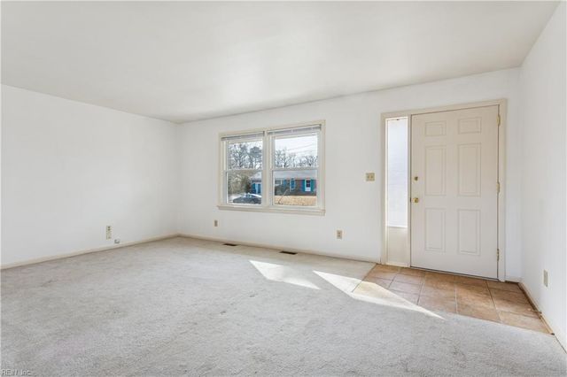 876 Cascade DR, Newport News, VA 23608