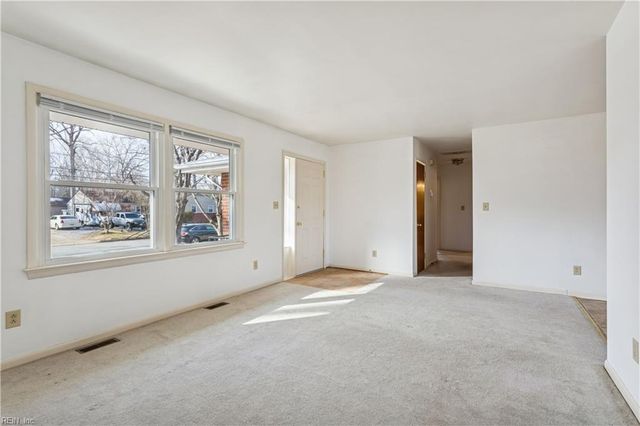 876 Cascade DR, Newport News, VA 23608