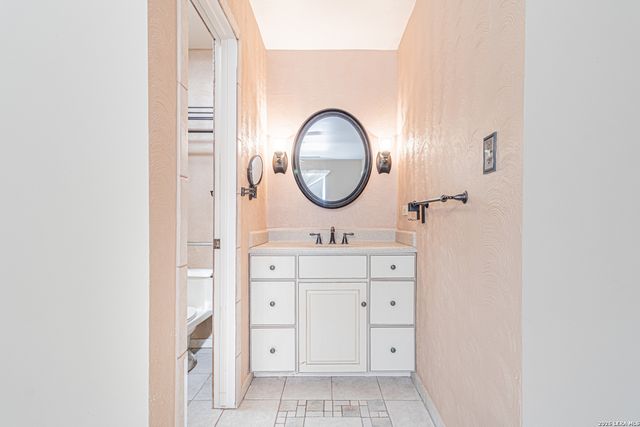 4002 Stathmore, San Antonio, TX 78217