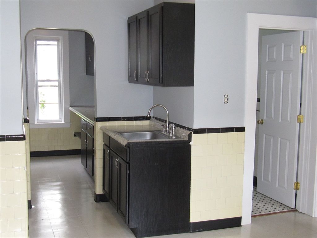 2 Sturgis Street 1, Worcester, MA 01605