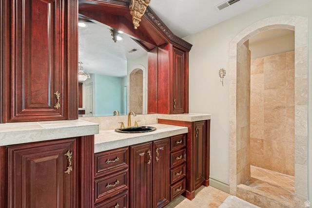 3207 E CANYON OAK CIR, Sandy, UT 84092