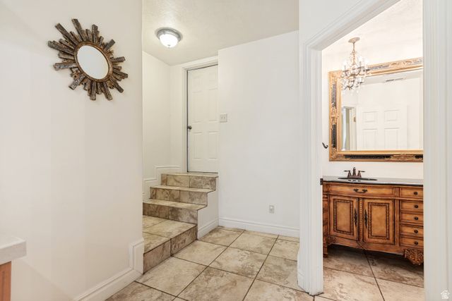 3207 E CANYON OAK CIR, Sandy, UT 84092