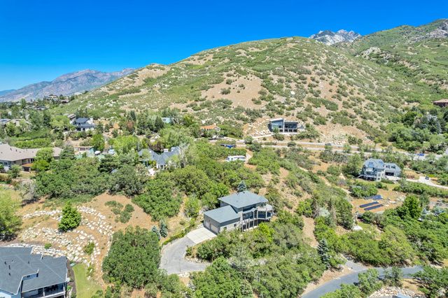 3207 E CANYON OAK CIR, Sandy, UT 84092