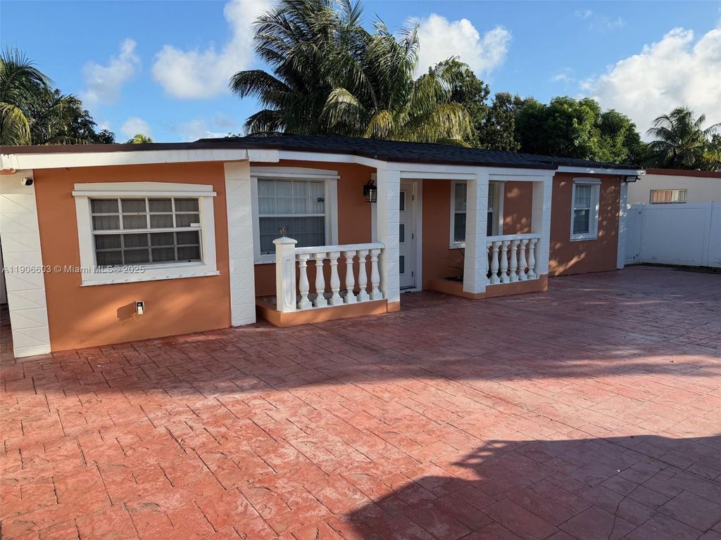 361 NE 160th Ter, Miami, FL 33162
