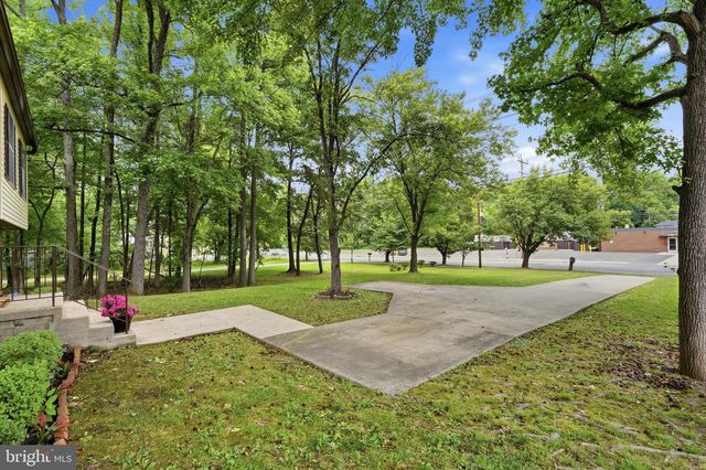 6111 SUITLAND RD, Suitland, MD 20746