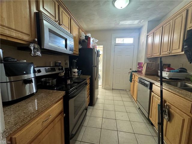 527 W 36th St Apt 201, Norfolk, VA 23508
