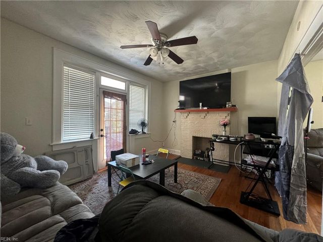 527 W 36th St Apt 201, Norfolk, VA 23508