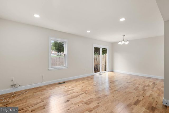 950 PAULSBORO DR, Rockville, MD 20850