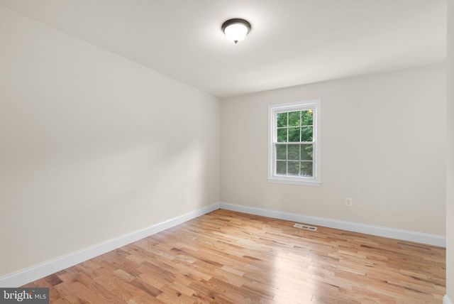 950 PAULSBORO DR, Rockville, MD 20850