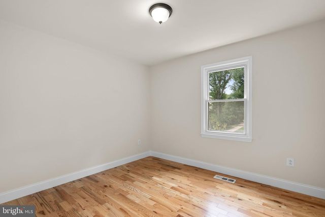 950 PAULSBORO DR, Rockville, MD 20850