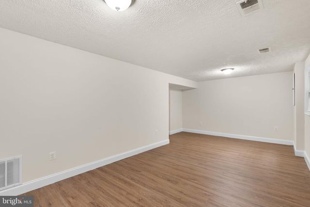 950 PAULSBORO DR, Rockville, MD 20850