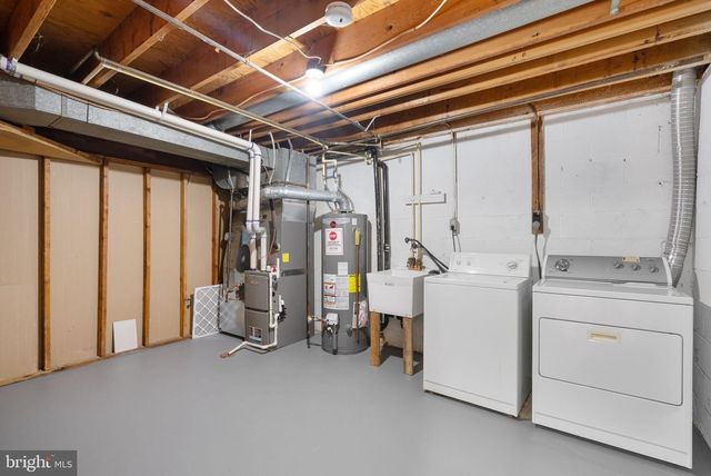 950 PAULSBORO DR, Rockville, MD 20850