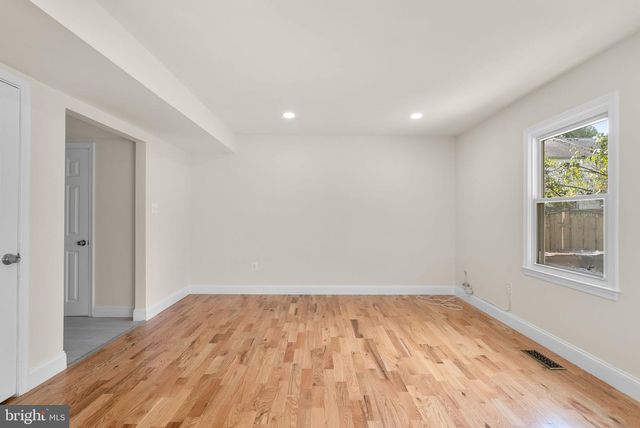 950 PAULSBORO DR, Rockville, MD 20850