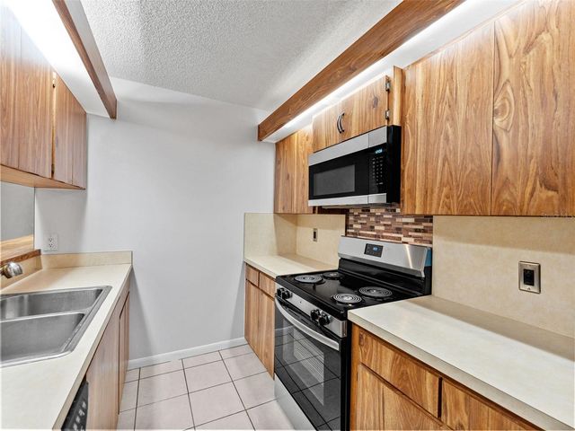 2702 4TH COURT, Palm Harbor, FL 34684