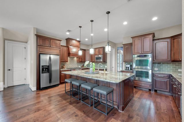 11 Rosy Finch Place, The Woodlands, TX 77389