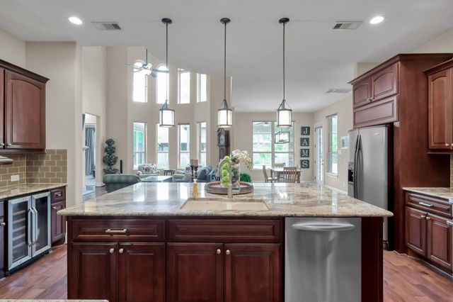 11 Rosy Finch Place, The Woodlands, TX 77389