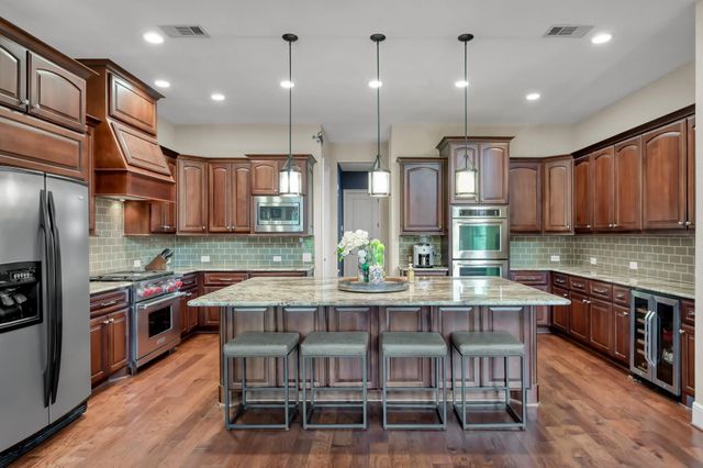 11 Rosy Finch Place, The Woodlands, TX 77389