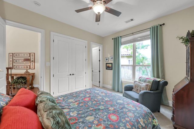 11 Rosy Finch Place, The Woodlands, TX 77389