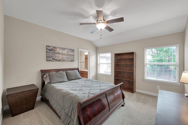 11 Rosy Finch Place, The Woodlands, TX 77389