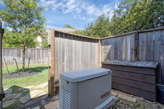 11 Rosy Finch Place, The Woodlands, TX 77389