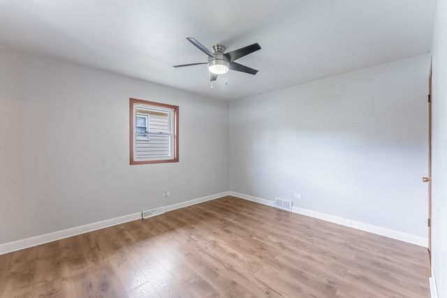 5936 W 97th Street, Oak Lawn, IL 60453