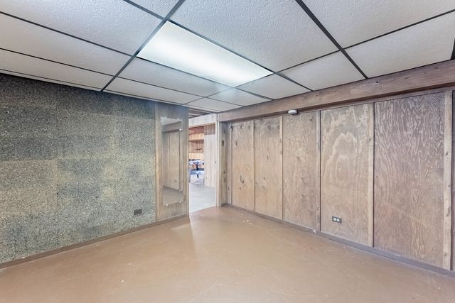 5936 W 97th Street, Oak Lawn, IL 60453