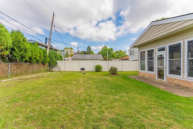 5936 W 97th Street, Oak Lawn, IL 60453