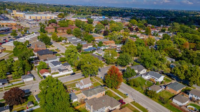 5936 W 97th Street, Oak Lawn, IL 60453