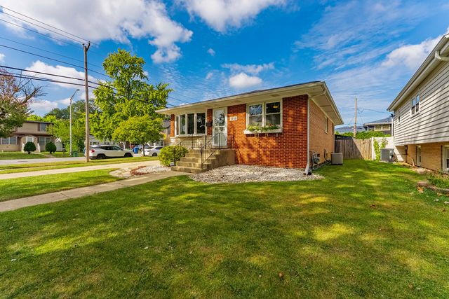 5936 W 97th Street, Oak Lawn, IL 60453