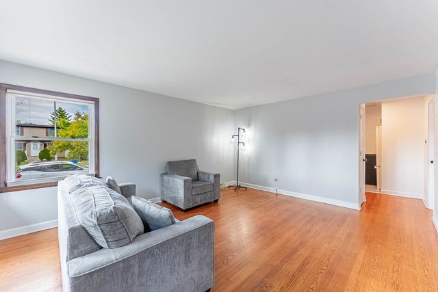 5936 W 97th Street, Oak Lawn, IL 60453