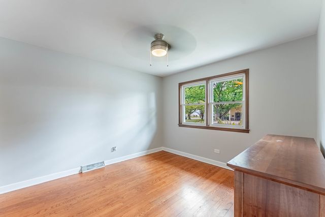 5936 W 97th Street, Oak Lawn, IL 60453