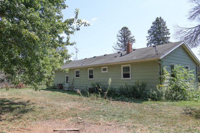 W9806 805th Avenue, River Falls, WI 54022