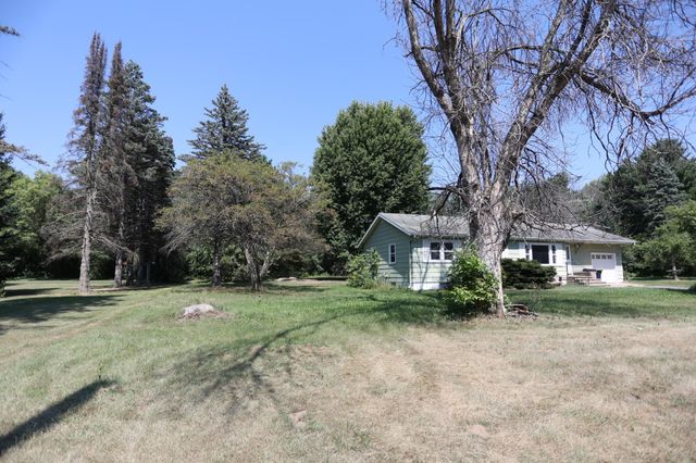 W9806 805th Avenue, River Falls, WI 54022