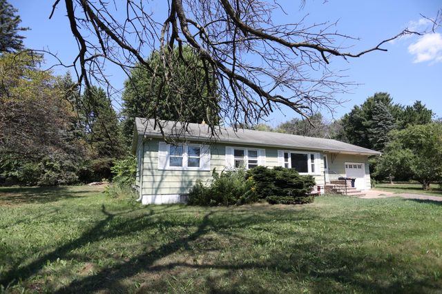 W9806 805th Avenue, River Falls, WI 54022
