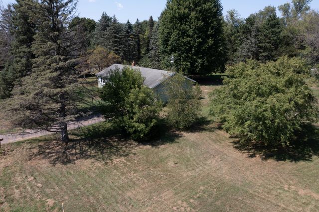 W9806 805th Avenue, River Falls, WI 54022