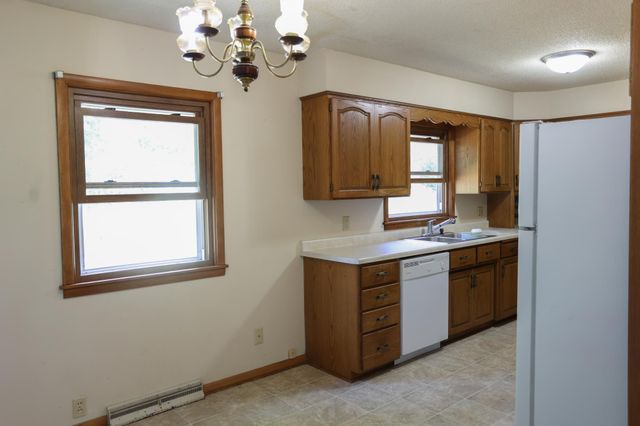 W9806 805th Avenue, River Falls, WI 54022