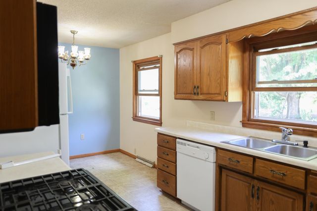 W9806 805th Avenue, River Falls, WI 54022