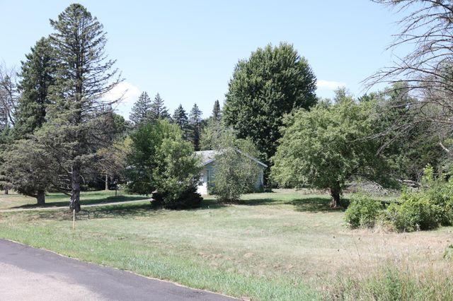 W9806 805th Avenue, River Falls, WI 54022