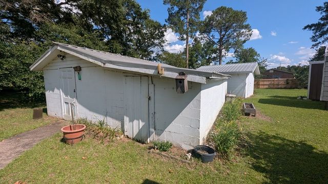 761 County Rd 45, Headland, AL 36345