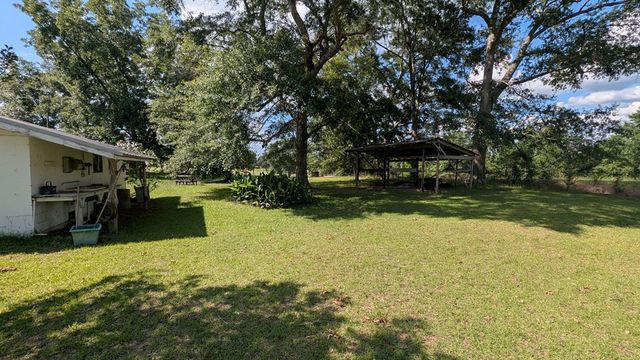 761 County Rd 45, Headland, AL 36345