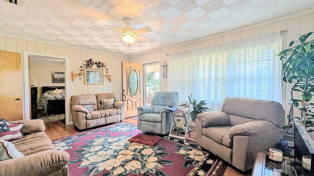761 County Rd 45, Headland, AL 36345