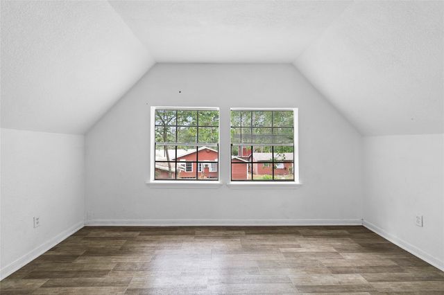 6090 Skylane Drive, Montgomery, TX 77316