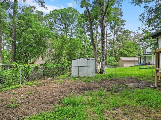 6090 Skylane Drive, Montgomery, TX 77316
