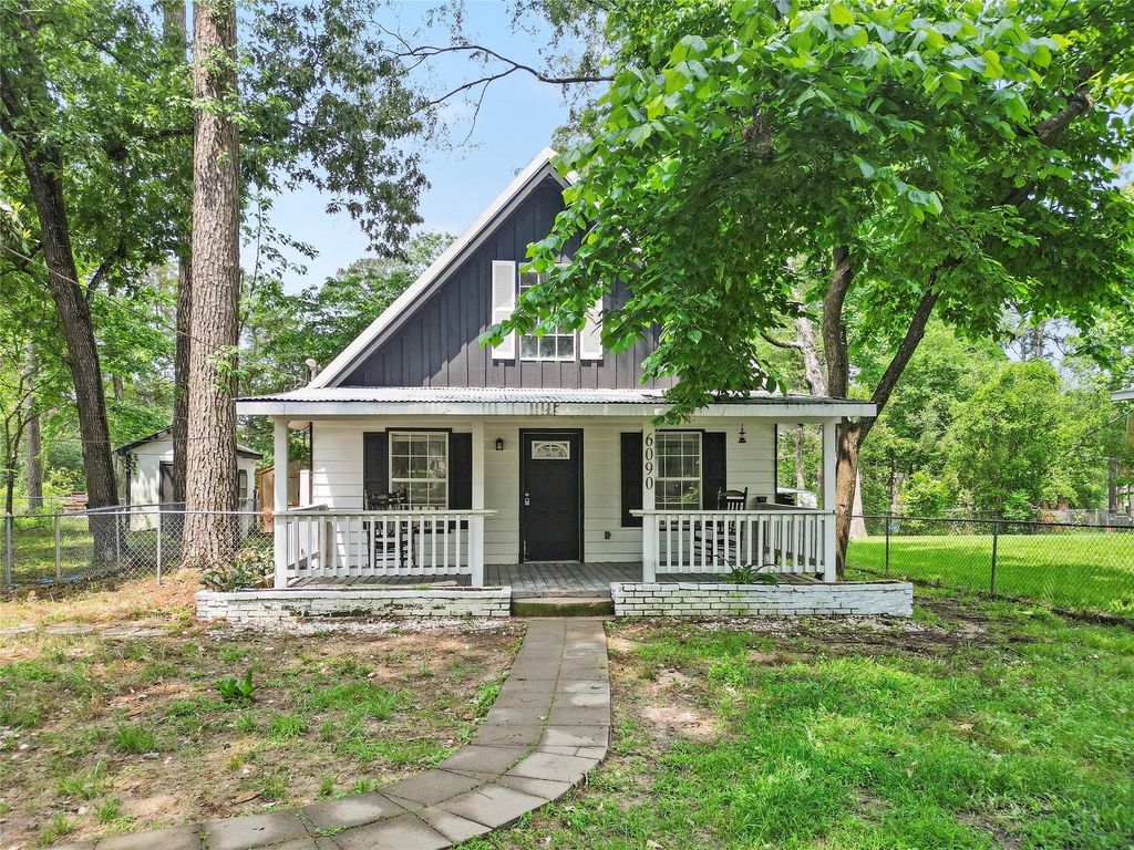 6090 Skylane Drive, Montgomery, TX 77316