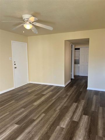 16111 Aspenglen Drive 206, Houston, TX 77084