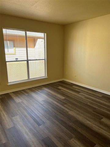 16111 Aspenglen Drive 206, Houston, TX 77084