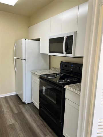 16111 Aspenglen Drive 206, Houston, TX 77084