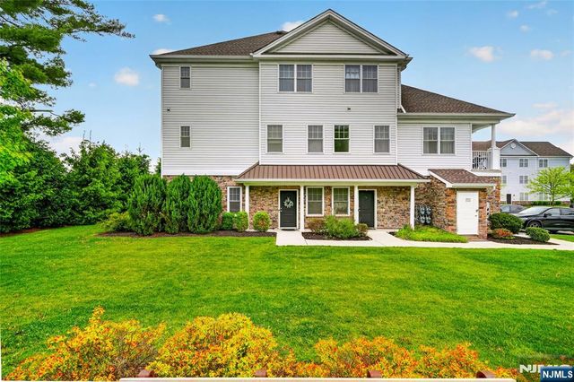 58 Elston Court, Wanaque, NJ 07420