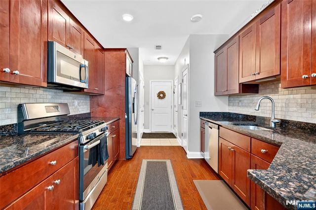 58 Elston Court, Wanaque, NJ 07420