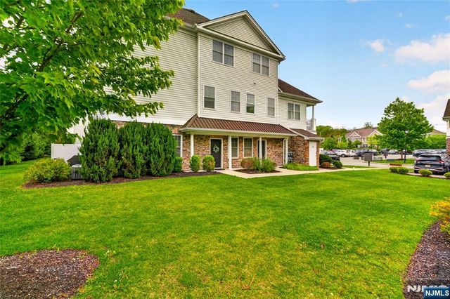 58 Elston Court, Wanaque, NJ 07420
